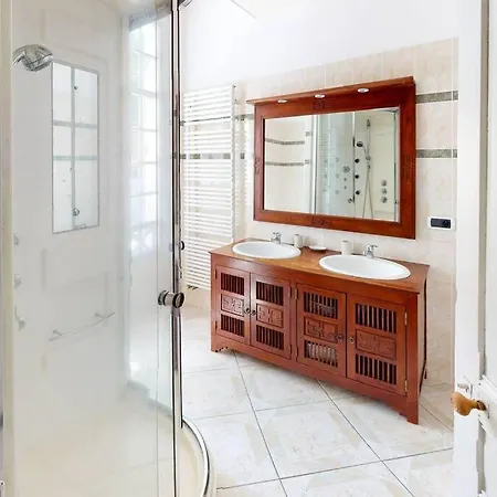 Grandiflora Vila Saint-Julien-en-Born